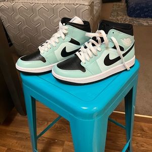 Woman’s Air Jordan Mid Light Dew/ Black- Teal Tint